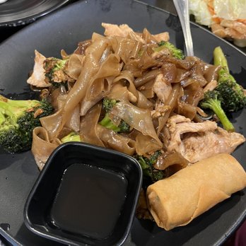 Thai Thani Cuisine - Pad See Ew chicken - Thai Near Me - Chino, California Thai Thani Cuisine - Pad See Ew chicken - Thai Near Me - Chino, California