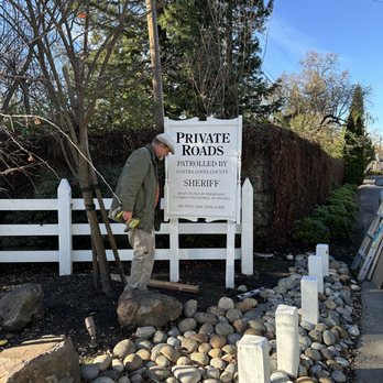 Berkeley Signs - Steve installing new sign - Signmaking Near Me
