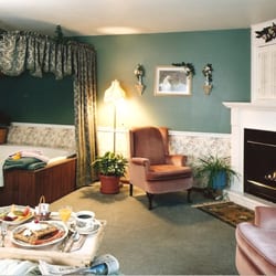 Otter Creek Inn - The Gardenia Room - one of the six guestrooms at the Otter Creek Inn - complete with double whirlpool and gas fireplace.