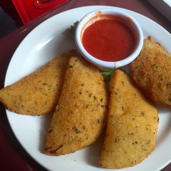 Beantown Pub - Mozzarella wedges .. YUM - Pubs Near Me - Boston, Massachusetts