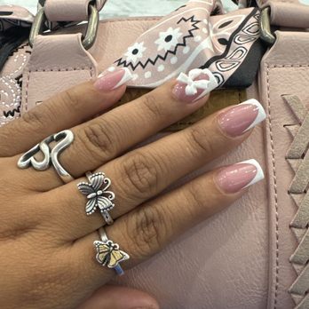 Iconiq Nail Verse - Nail Salons Near Me - Richmond, Texas