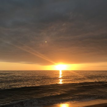 Driftwood Kitchen - Sunset at Driftwood Kitchen - Seafood Near Me - Laguna Beach, California