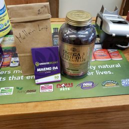 All natural fish oil , very rare maeng da and loose herbs. All natural fish oil , very rare maeng da and loose herbs.