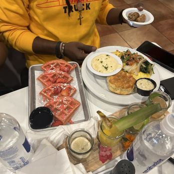 T's Brunch Bar - Traffic Jam Veggie Omelette - Breakfast & Brunch Near Me - Atlanta, Georgia