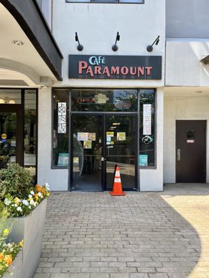 Paramount Café by null
