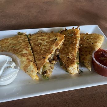 SERV Restaurant - Chicken Quesadillas - Bars Near Me - Memphis, Tennessee