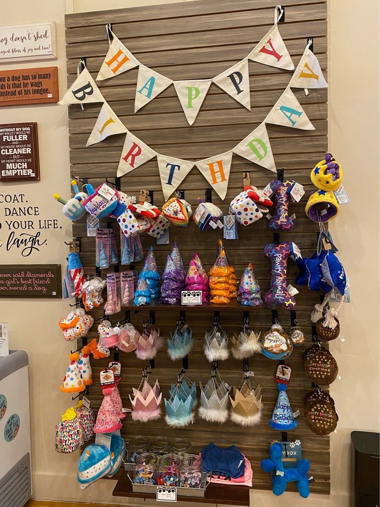 THE HUNGRY HOUND Updated September 2024 53 Photos & 48 Reviews 93