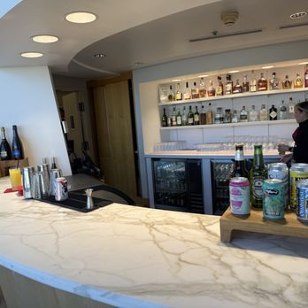 Virgin Atlantic Lounge - Nice little bar - Airport Lounges Near Me - Dulles, Virginia Virgin Atlantic Lounge - Nice little bar - Airport Lounges Near Me - Dulles, Virginia