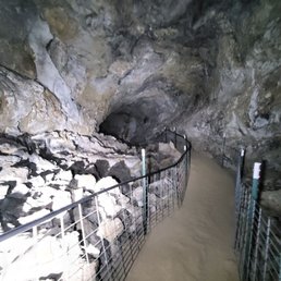 Cave walk, ceilings are about 50ft! Cave walk, ceilings are about 50ft!