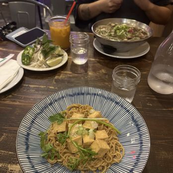 Phorage - Garlic noodles with fried tofu - Vietnamese Near Me - Los Angeles, California Phorage - Garlic noodles with fried tofu - Vietnamese Near Me - Los Angeles, California