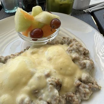 Cafe Seventy Two - Sausage eggs Benedict - Breakfast & Brunch Near Me - Ewing, New Jersey