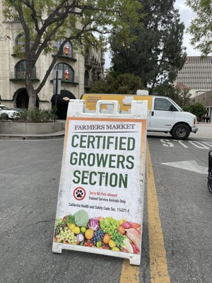 The Riverside Downtown Farmers Market by null