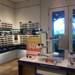Sunglass Hut - Interior 1
