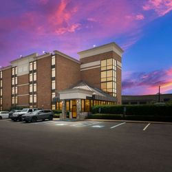 Best Western Hampton Coliseum Inn - Exterior - Twilight
