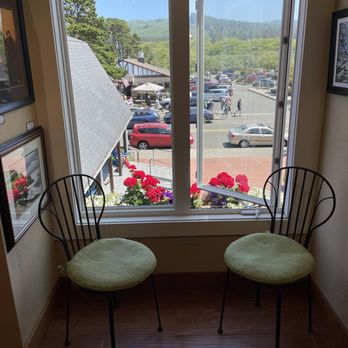 Jeffrey Hull Gallery - Cute little window overlook July 2024 - Art Galleries Near Me - Cannon Beach, Oregon Jeffrey Hull Gallery - Cute little window overlook July 2024 - Art Galleries Near Me - Cannon Beach, Oregon