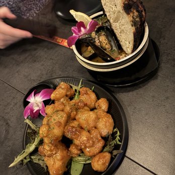 CZEN Restaurant Englewood - Pei mussels and bang bang cauliflower - Caribbean Near Me - Englewood, New Jersey CZEN Restaurant Englewood - Pei mussels and bang bang cauliflower - Caribbean Near Me - Englewood, New Jersey