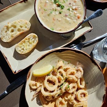 Vue Kitchen - Clam chowder and calamari - New American Near Me - Gualala, California