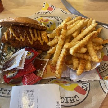 Dave's Hot Chicken - Dave's #4 1 Slider with Fries - Chicken Shop Near Me - Dublin, California
