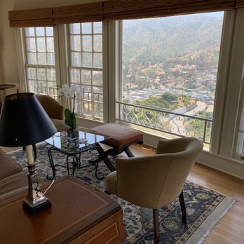 Mt Ada - Mountain View from inside mansion. - Bed & Breakfast Near Me - Avalon, California Mt Ada - Mountain View from inside mansion. - Bed & Breakfast Near Me - Avalon, California