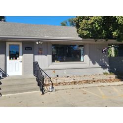 Fleur Pet Hospital - Building entrance