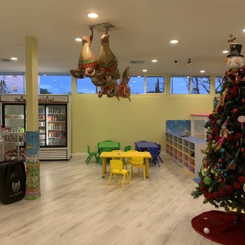 Funland on Sunland - Amazing decorations for the holidays and fresh drinks for the whole family. - Indoor Playcenter Near Me - Los Angeles, California Funland on Sunland - Amazing decorations for the holidays and fresh drinks for the whole family. - Indoor Playcenter Near Me - Los Angeles, California