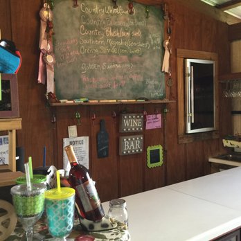 Henscratch Farms - Wine tasting counter. - Farms Near Me - Lake Placid, Florida