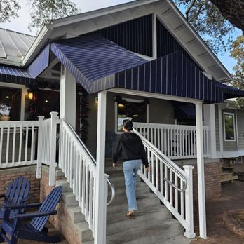 Donut Hole Bakery Cafe - Donuts Near Me - Destin, Florida