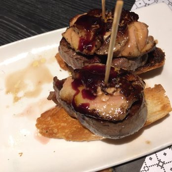 Vinitus - Tenderloin with foie- juicy - Tapas Bars Near Me - Barcelona, B Vinitus - Tenderloin with foie- juicy - Tapas Bars Near Me - Barcelona, B