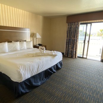 Pacific Shores Inn - The actual room - Hotels Near Me - Morro Bay, California Pacific Shores Inn - The actual room - Hotels Near Me - Morro Bay, California
