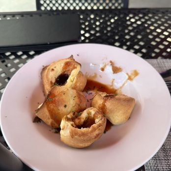 Biggest Little Steakhouse - Rosemary Popovers - Steakhouses Near Me - Reno, Nevada Biggest Little Steakhouse - Rosemary Popovers - Steakhouses Near Me - Reno, Nevada