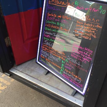 Mami's Empanadas - Latin American Near Me - Honolulu, Hawaii