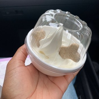 Cold Cow Ice Cream - Small Doggie Sundae - Ice Cream & Frozen Yogurt Near Me - Saint Clair Shores, Michigan