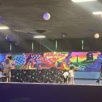 Skateland - Skating Rinks Near Me - Indianapolis, Indiana Skateland - Skating Rinks Near Me - Indianapolis, Indiana