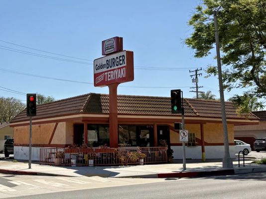 Golden Burger by null