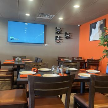 Holstein Grill Steak House - Dining area - Steakhouses Near Me - Ronkonkoma, New York