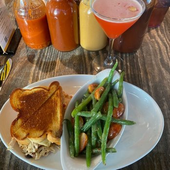 Salt + Smoke - Pulled chicken grilled cheese and grean bean & tomatoes salad - Barbeque Near Me - St. Louis, Missouri Salt + Smoke - Pulled chicken grilled cheese and grean bean & tomatoes salad - Barbeque Near Me - St. Louis, Missouri