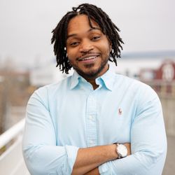 Masha Oster Photography - Lifestyle headshot photography in Seattle - personality over stiff poses