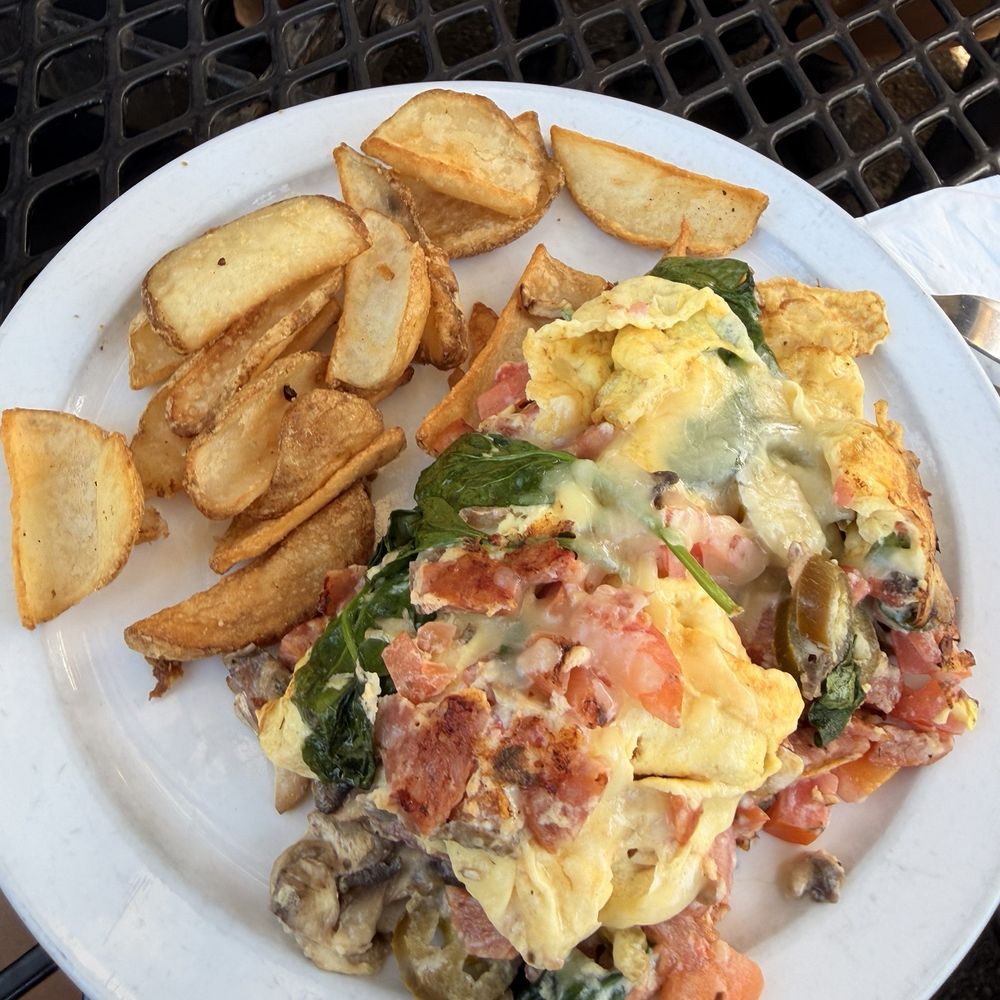 Kihei Caffe - Omelet - Hawaiian Near Me - Kihei, Hawaii Kihei Caffe - Omelet - Hawaiian Near Me - Kihei, Hawaii