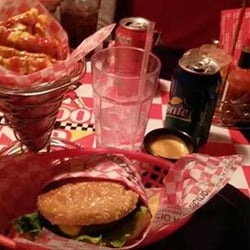 Hollywood Sunset Diner - Un lugar muy retro