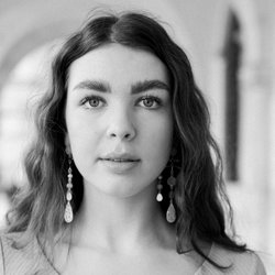 Camilla M. Venice Photographer - Portraits in Venice