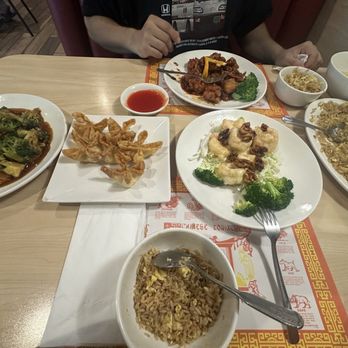 Bamboo Asian Kitchen - Broccoli W/ Garlic Sauce, Egg Fried Rice, Walnut Shrimp, Orange Chicken - Chinese Near Me - Phoenix, Arizona
