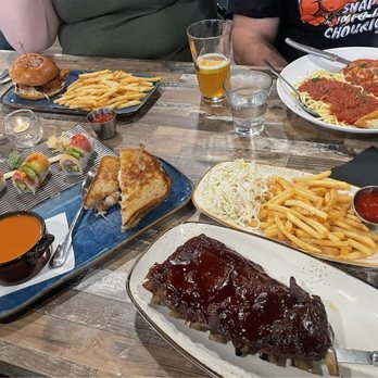 Copper Dog - Fried chicken sandwich; chicken Parmesan; baby back ribs;lobster grilled cheese and tomato soup; diamond roll - Pizza Near Me - Wildwood, New Jersey