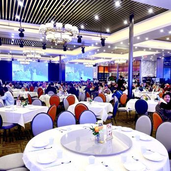 HL Peninsula - Main Dining Room - Dim Sum Near Me - Castro Valley, California