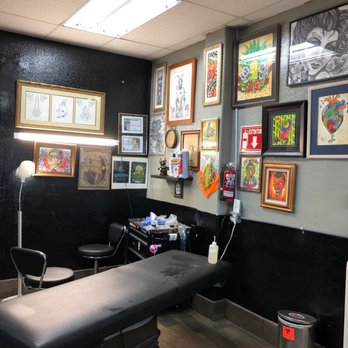 Histeria Tattoo tijuana - time for a tattoo session! - Tattoo Near Me - Tijuana, BCN