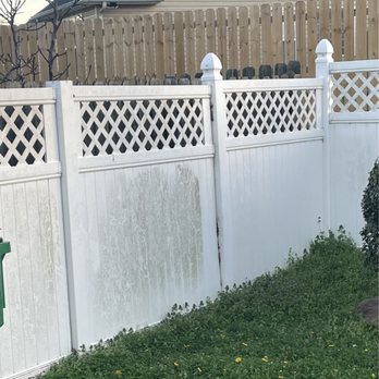 Sanchez Pressure Washing & Soft Wash - Before... - Pressure Washers Near Me Sanchez Pressure Washing & Soft Wash - Before... - Pressure Washers Near Me