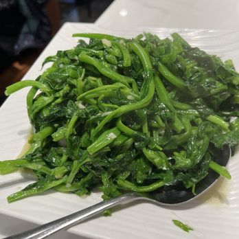 Diamond Bay Restaurant - stove, pea vegetable, sauté with garlic - Dim Sum Near Me - Seattle, Washington