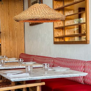 Martinez - Interior - Seafood Near Me - Barcelona, B Martinez - Interior - Seafood Near Me - Barcelona, B