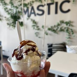 Mastic Gelato - Cheesecake gelato scoop with brown butter caramel