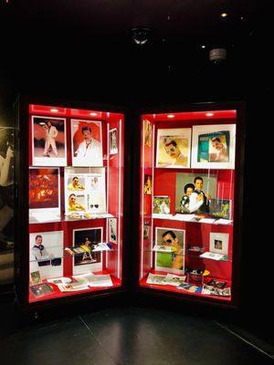 Queen Studio Experience by null