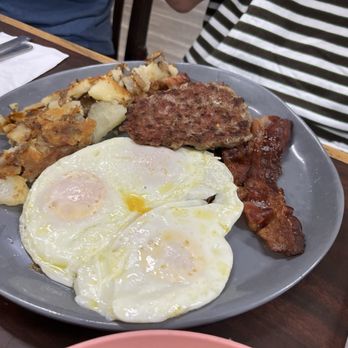 Jenny Lee Breakfast Nook - Bernie's Big Breakfast - Breakfast & Brunch Near Me - Coraopolis, Pennsylvania